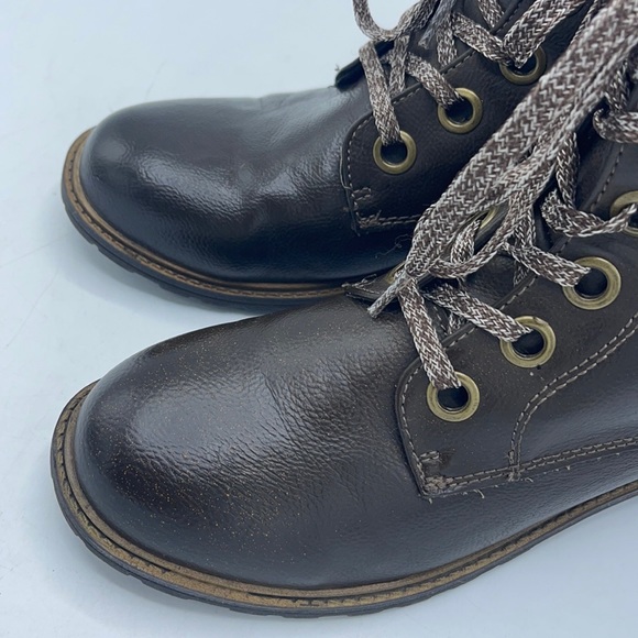 CAT AND JACK COMBAT STYLE BOOTS BLACK LACES INCLUDED. - Picture 11 of 14